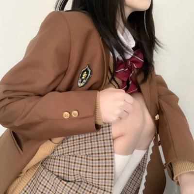 怪诞黑家族 封面
