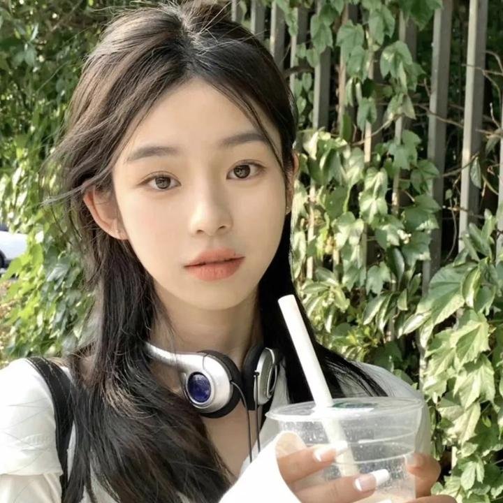 然后,她找到了我 封面