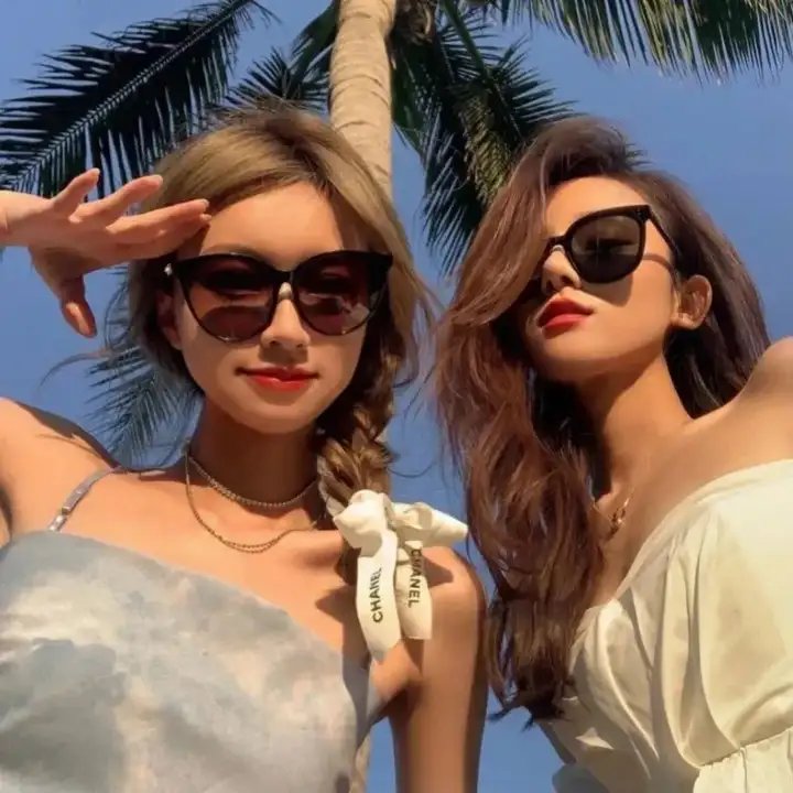 钢琴师与她的女儿 封面