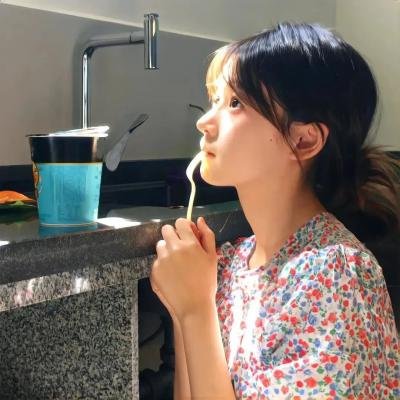 屋檐下 封面
